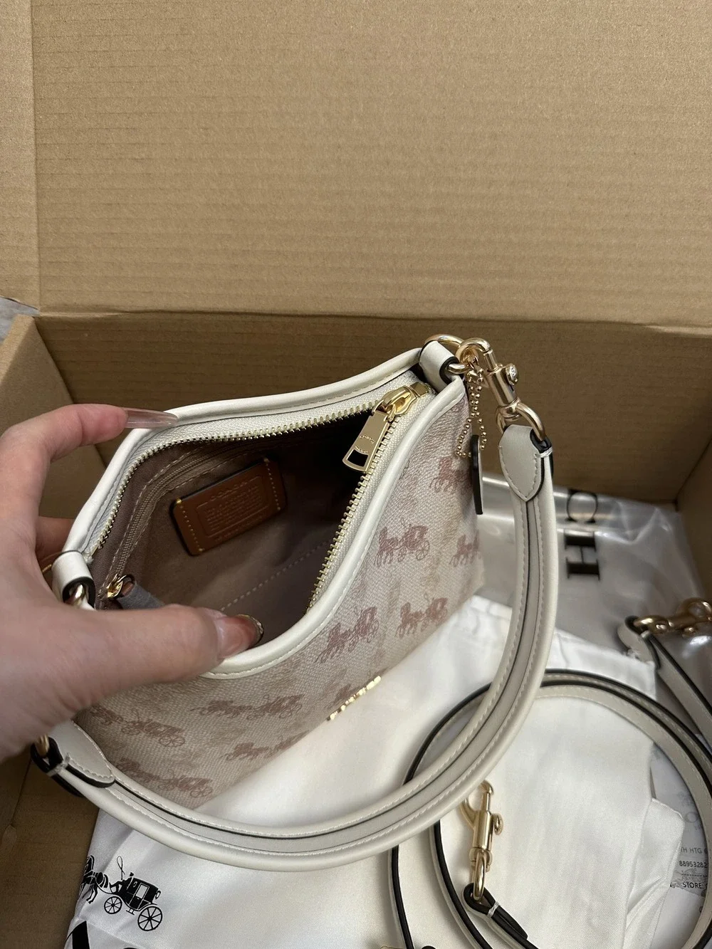 Coach single shoulder crossbody bag